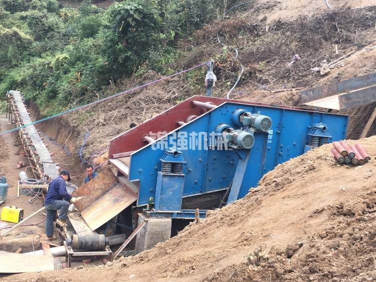 影響礦用振動篩篩分效果的一些因素(圖4) 影響礦用振動篩篩分效果的一些因素(圖4)