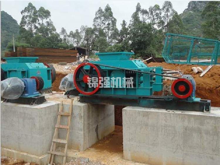 鵝卵石制砂設備有哪些?一套鵝卵石制砂機多少錢?(圖5) 鵝卵石制砂設備有哪些?一套鵝卵石制砂機多少錢?(圖5)